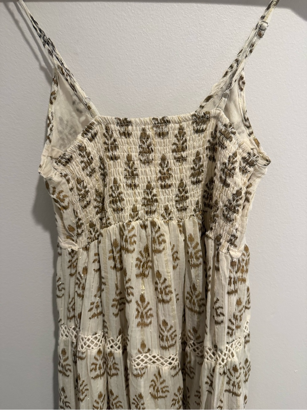 Tuckernuck Guadalupe Boho Tiered Midi Dress Cream Gold Metallic Smocked Gauze M - Picture 4 of 9